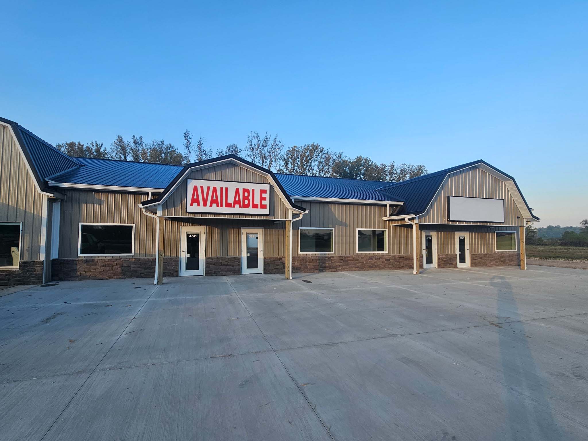 Aerial view that shows Buckeye Flex Space along Route 33 with truck traffic